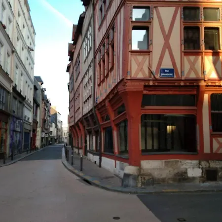 Au Rdc Centre Historique Apartment *